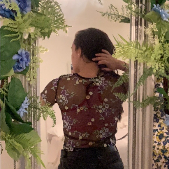 Floral, see thru cropped shirt! - Picture 2 of 4